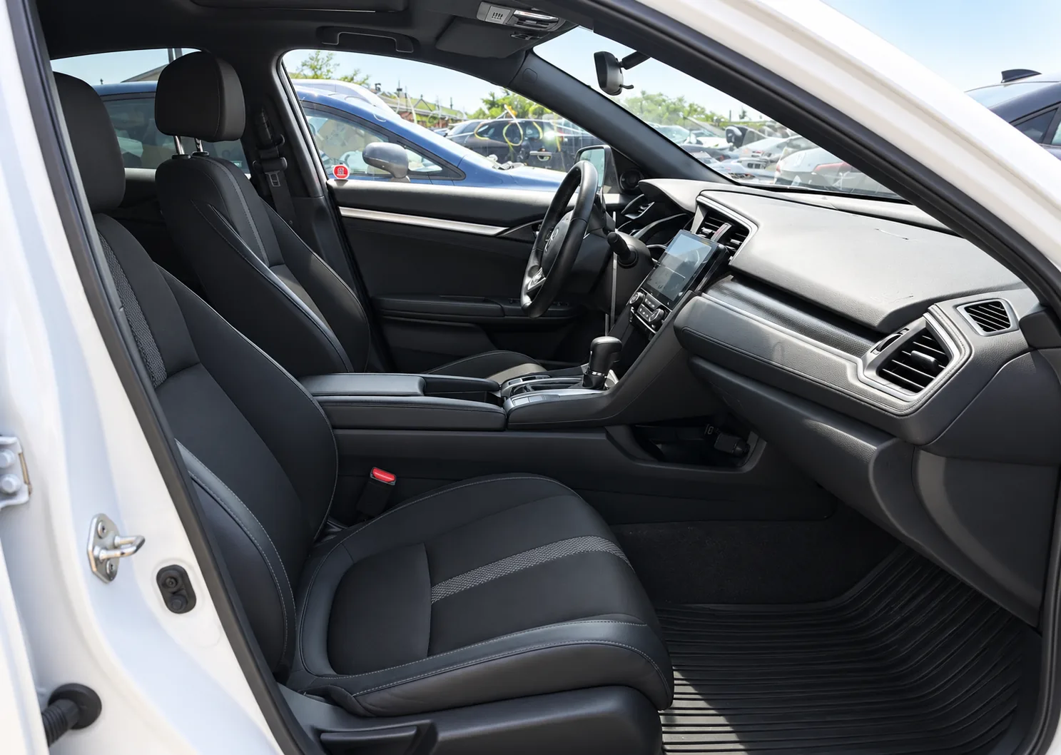 Civic Sport 2021 sièges avant et tableau de bord