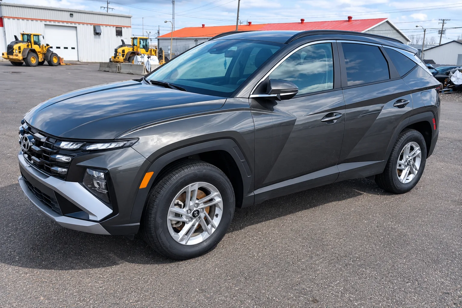 Hyundai Tucson Preferred AWD 2026 gris, vue avant trois quarts