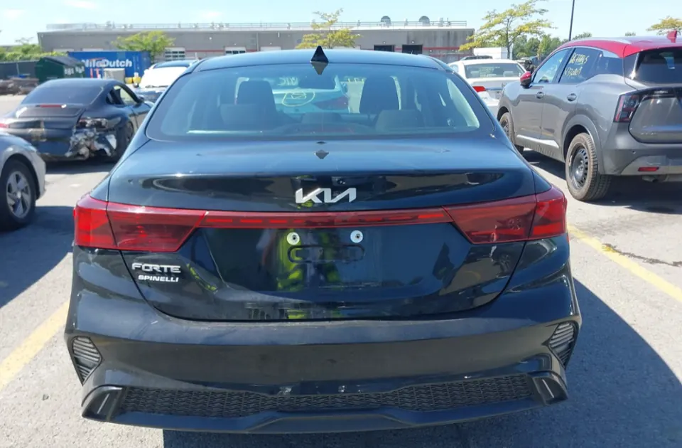Kia Forte 2023 vue arrière