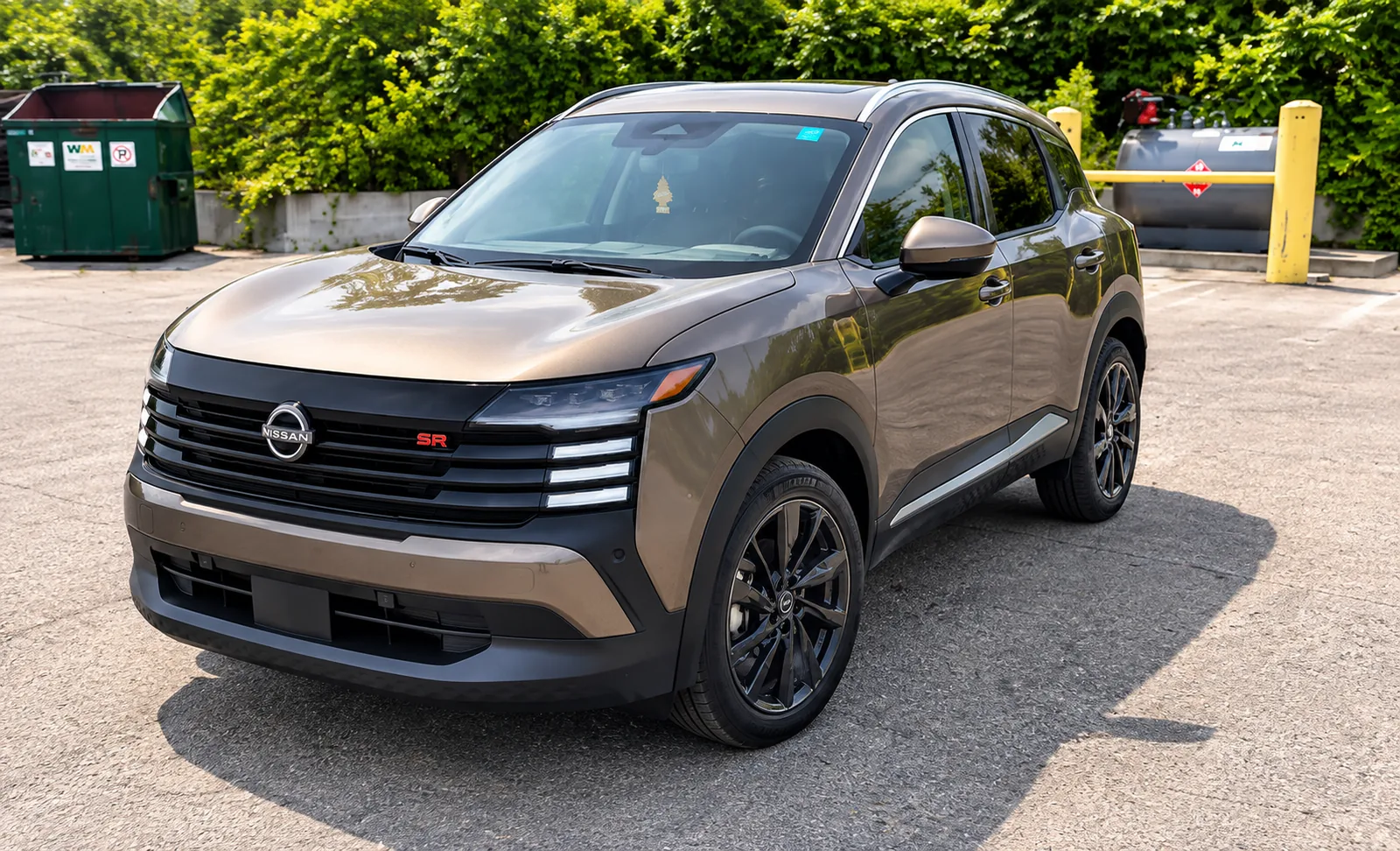 2025 Nissan Kicks SR Premium accidenté vue avant trois quarts