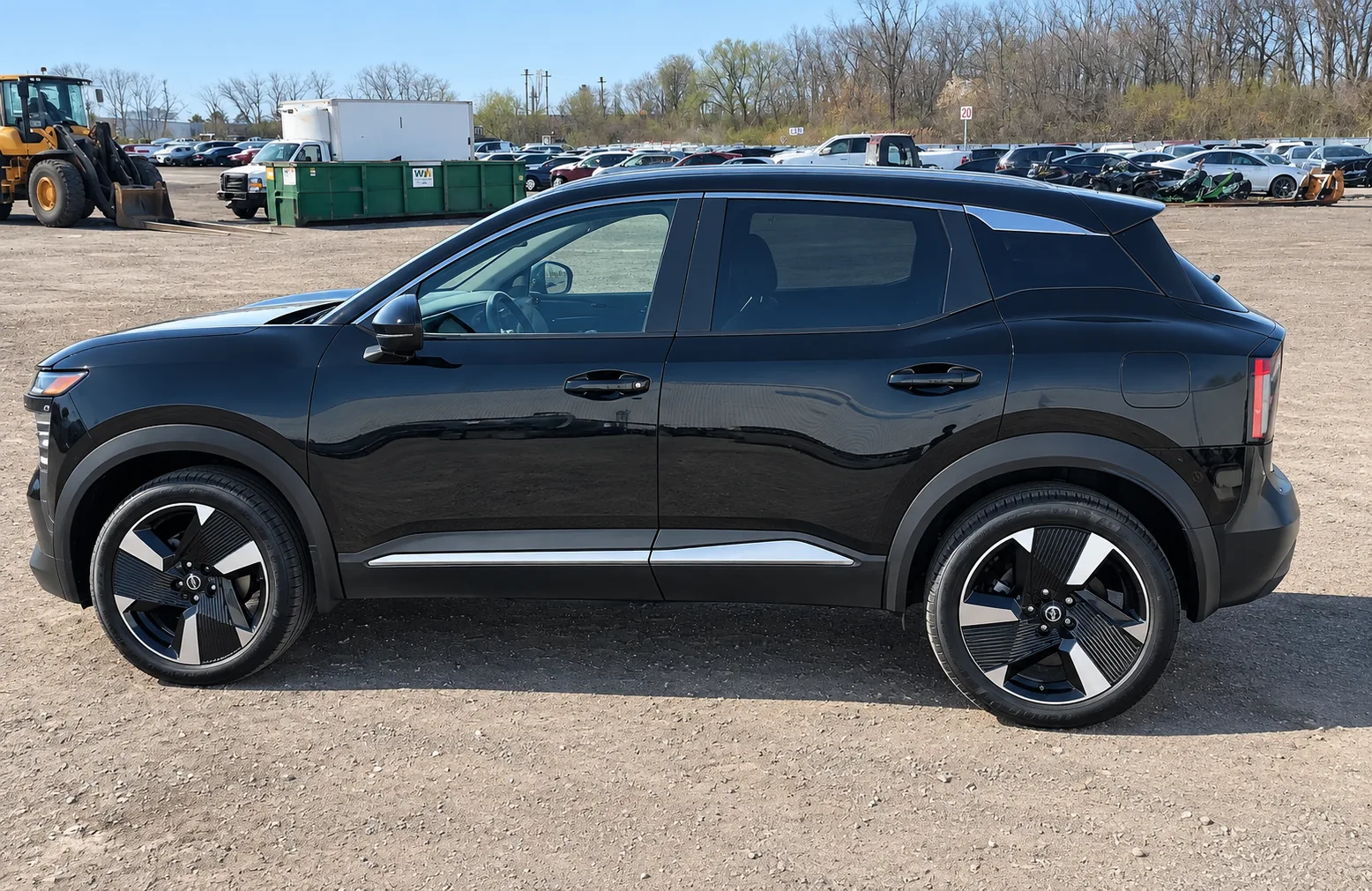 Nissan Kicks SR Premium 2025 noir, vue de profil
